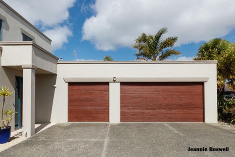 Photo of property in 55 Royal Oak Drive, Kelvin Grove, Palmerston North, 4414
