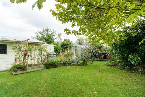 Photo of property in 6 Dunk Place, Milson, Palmerston North, 4414