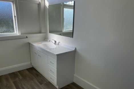 Photo of property in 63 Aorangi Road, Bryndwr, Christchurch, 8053