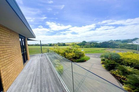 Photo of property in 34 Charles Dickens Drive, Mellons Bay, Auckland, 2014