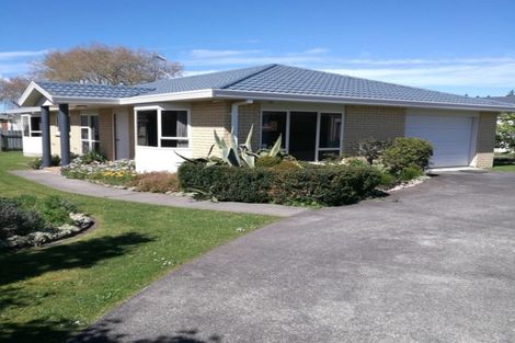 Photo of property in 6 Carisbrooke Street, Aranui, Christchurch, 8061
