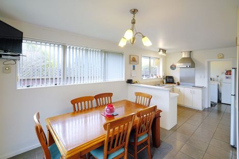 Photo of property in 41a Lake Terrace Road, Burwood, Christchurch, 8061