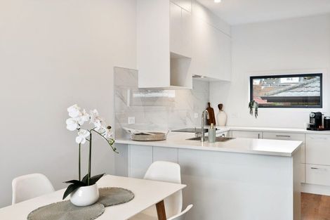 Photo of property in 3 Meg Lane, Glen Eden, 0602