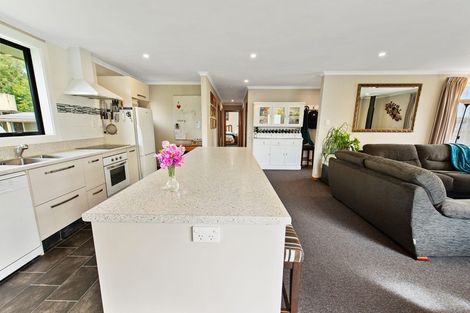 Photo of property in 47 Seaward Road, Edendale, 9825