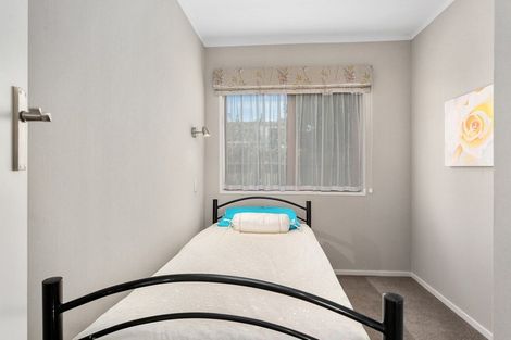 Photo of property in 10 Woodstock Crescent, Leamington, Cambridge, 3432