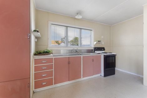 Photo of property in 85 Brooklands Road, Brooklands, New Plymouth, 4310