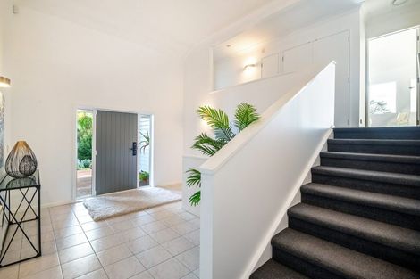 Photo of property in 11 The Close, Greenhithe, Auckland, 0632