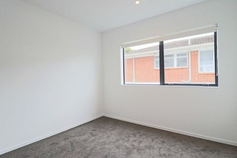 Photo of property in 62b Glenmore Road, Sunnyhills, Auckland, 2010