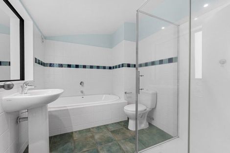 Photo of property in 124a Calliope Road, Stanley Point, Auckland, 0624