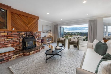 Photo of property in 147 Churchill Road, Rothesay Bay, Auckland, 0630