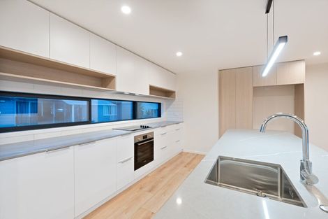 Photo of property in 64a Sungrove Rise, Sunnyvale, Auckland, 0612