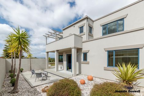 Photo of property in 55 Royal Oak Drive, Kelvin Grove, Palmerston North, 4414