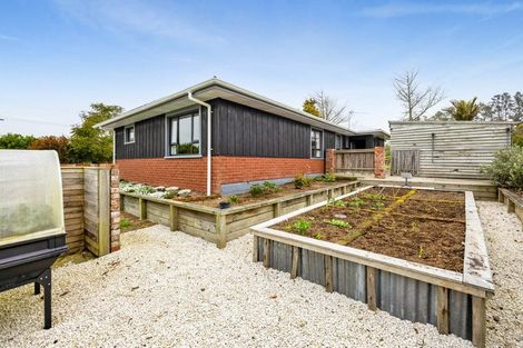 Photo of property in 8 Clearview Road, Lepperton, New Plymouth, 4373