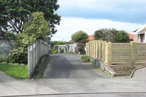 Photo of property in 14b Boulevard Drive, Merrilands, New Plymouth, 4312