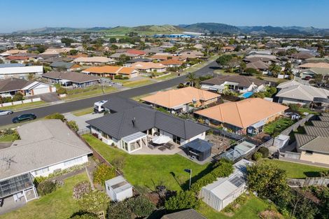 Photo of property in 18 Lotus Avenue, Mount Maunganui, 3116