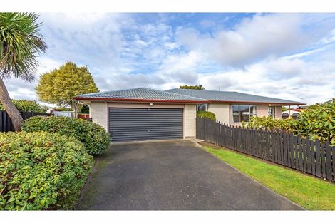 Photo of property in 48 Oldwood Street, Bishopdale, Christchurch, 8053
