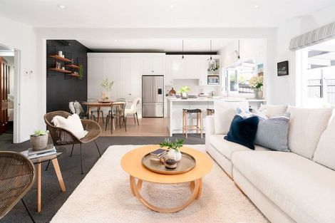 Photo of property in 56 Derwent Street, Island Bay, Wellington, 6023