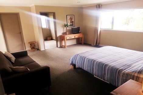 Photo of property in 45 Jonkers Road, Waitakere, Henderson, 0782