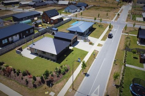 Photo of property in 1 Dingle Street, Lake Hawea, 9382