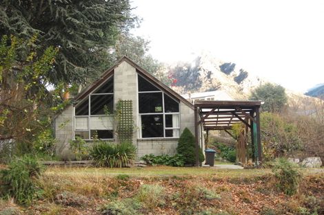 Photo of property in 10 Surrey Street, Arrowtown, 9302