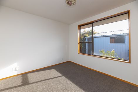 Photo of property in 83 Middlepark Road, Sockburn, Christchurch, 8042
