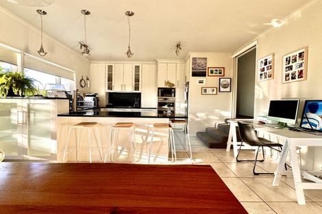 Photo of property in 1 Emerald Hill, Havelock North, 4130