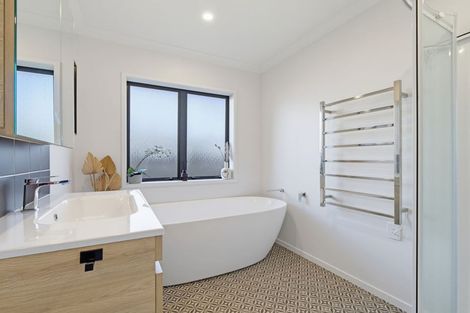 Photo of property in 16a Bullmore Place, Pukehangi, Rotorua, 3015