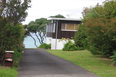 Photo of property in 1/219 Beach Road, Campbells Bay, Auckland, 0630