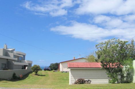 Photo of property in 15 Dillon Street, Waihi Beach, 3611