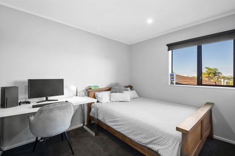 Photo of property in 2/57 Nigel Road, Browns Bay, Auckland, 0630