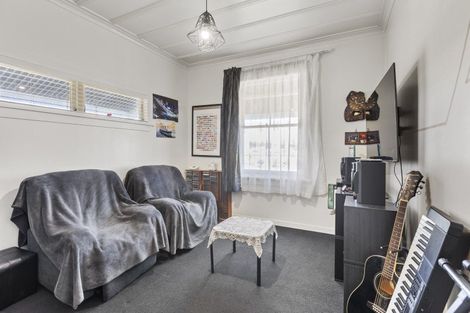 Photo of property in 2 Warre Street, Waitara, 4320