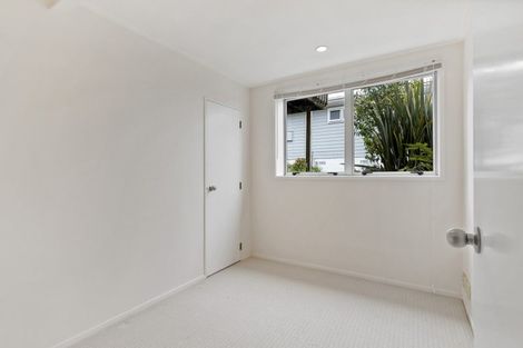 Photo of property in 25 Marcel Place, Glenfield, Auckland, 0629