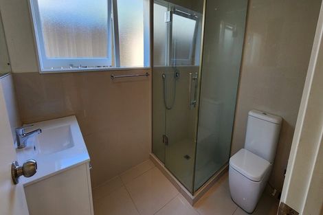 Photo of property in 134 East Coast Road, Forrest Hill, Auckland, 0620