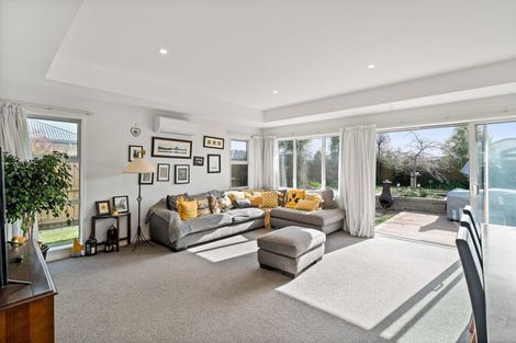 Photo of property in 16 Burnham School Road, Rolleston, 7614