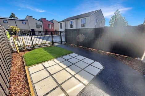 Photo of property in 2/86 Holly Road, St Albans, Christchurch, 8014