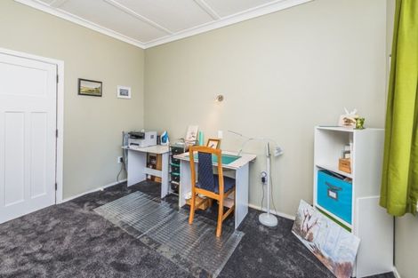 Photo of property in 3 Ngapuhi Street, Saint Johns Hill, Whanganui, 4501