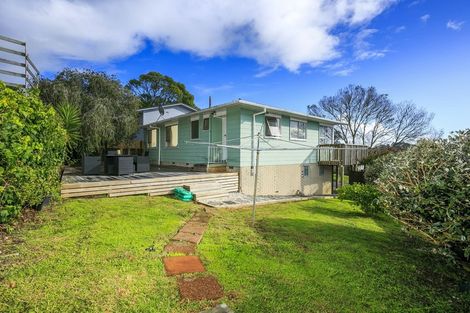 Photo of property in 2/1 Cantina Avenue, Bayview, Auckland, 0629