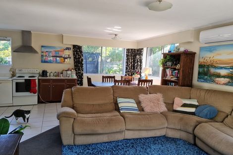 Photo of property in 33a Oriwa Street, Waikanae, 5036