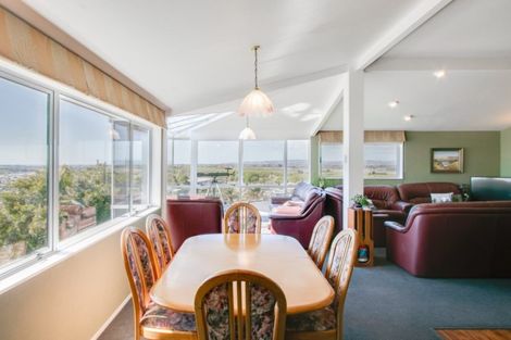 Photo of property in 95 Churchill Drive, Taradale, Napier, 4112