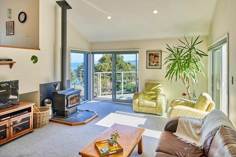 Photo of property in 125b Marine Drive, Sorrento Bay, Lower Hutt, 5013