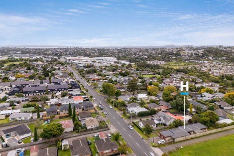 Photo of property in 130a Bruce Mclaren Road, Henderson, Auckland, 0612