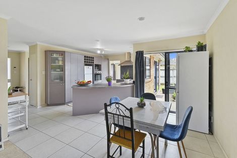 Photo of property in 184 Wattle Farm Road, Wattle Downs, Auckland, 2103