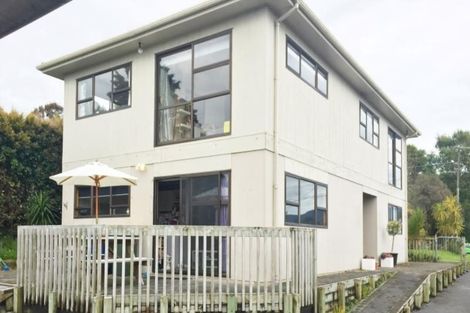 Photo of property in 18 Pine Avenue, Henderson, Auckland, 0612