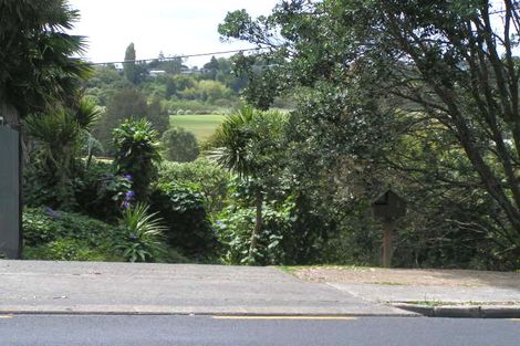 Photo of property in 1 Onewa Road, Northcote, Auckland, 0627