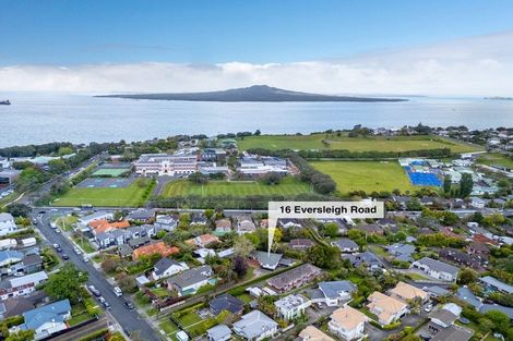 Photo of property in 16 Eversleigh Road, Belmont, Auckland, 0622