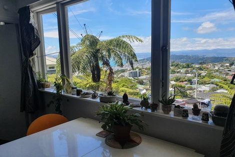 Photo of property in 38 Sugarloaf Road, Brooklyn, Wellington, 6021