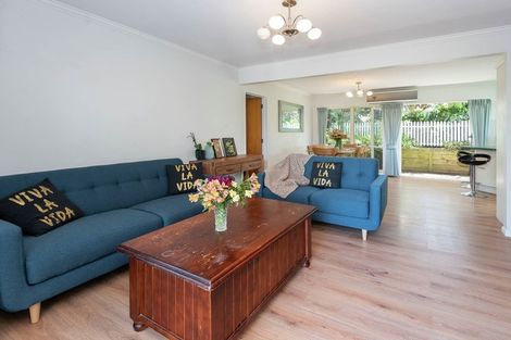 Photo of property in 2/130 Sandspit Road, Shelly Park, Auckland, 2014