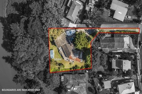 Photo of property in 114 Ennis Avenue, Pakuranga Heights, Auckland, 2010