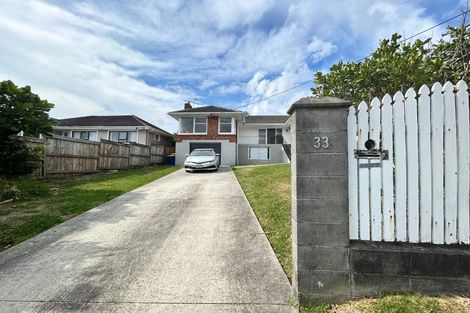 Photo of property in 33 Pupuke Road, Birkenhead, Auckland, 0627