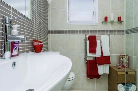 Photo of property in 1/20 Redwing Street, Browns Bay, Auckland, 0630